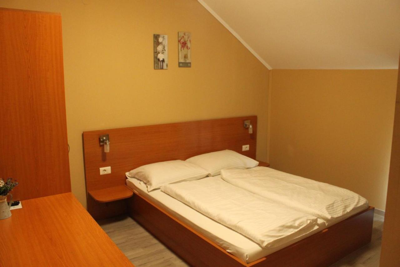Guesthouse Rezekov Podrum Jasztrebarszka Kültér fotó